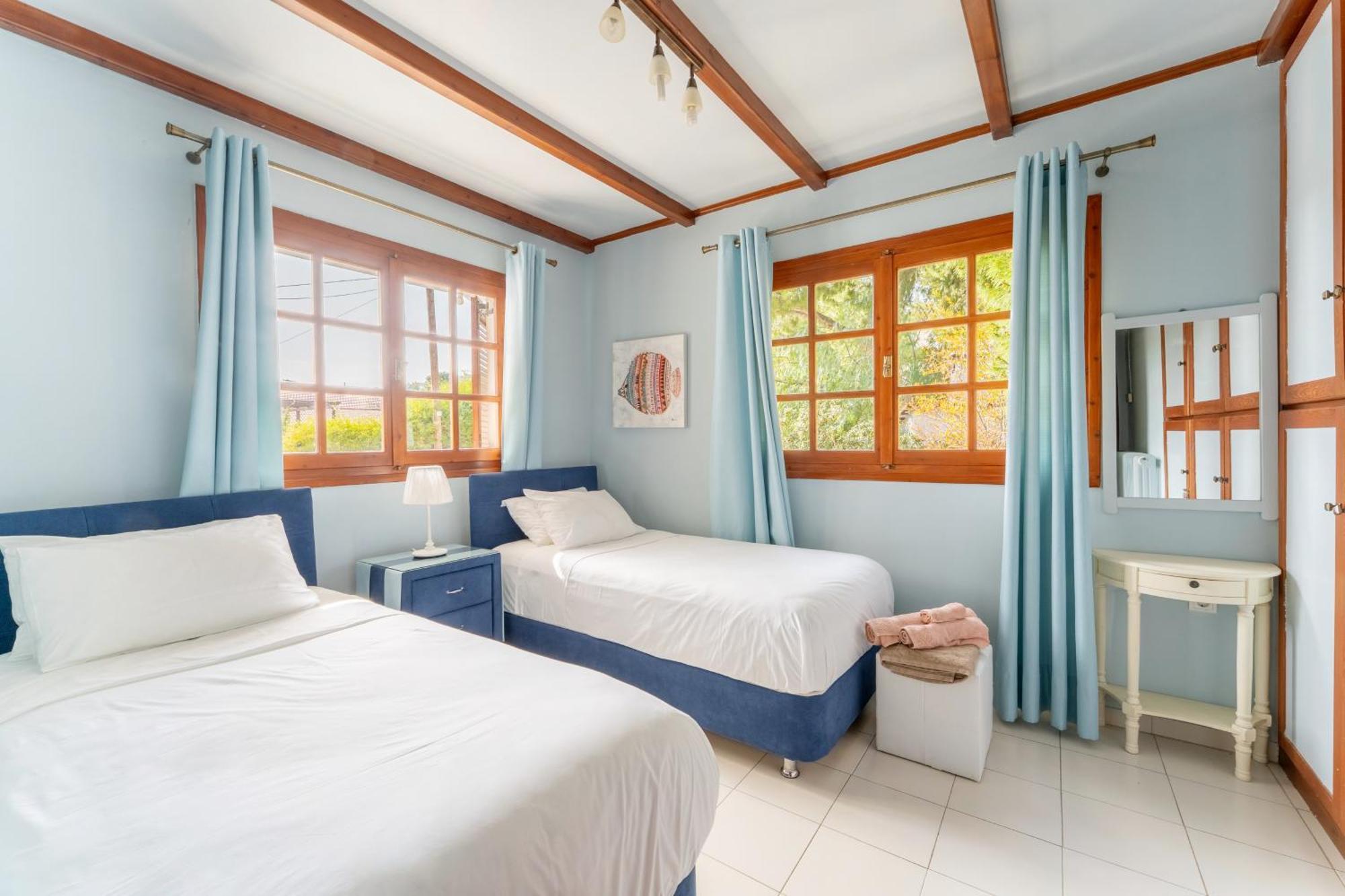 The House Of Gratitude - Poolside Retreat Villa Loutra Oraias Elenis Exterior photo